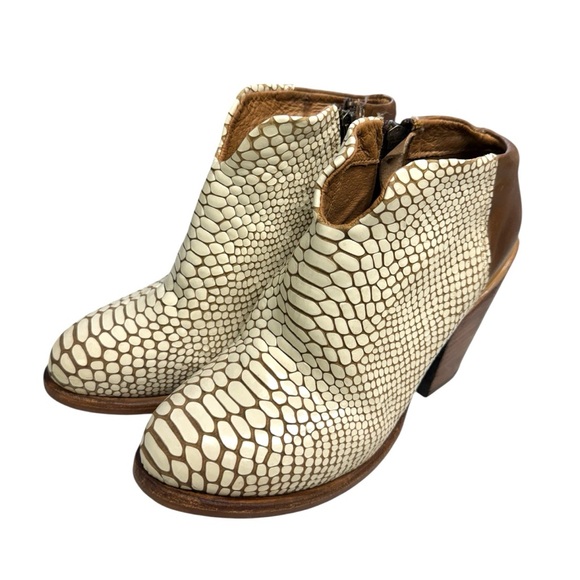 Freebird Detroit Beige Snake Print Booties Size 7